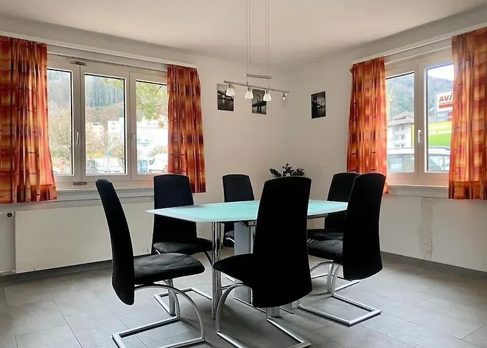 Budget Chalet At Lucerne City!
