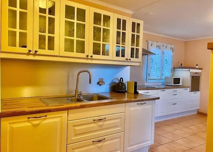 Budget Chalet At Lucerne City!