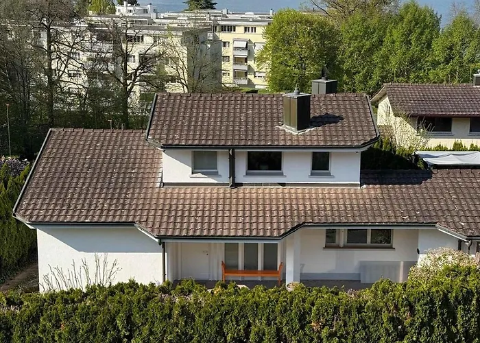 Spacious House With Partial Lake View